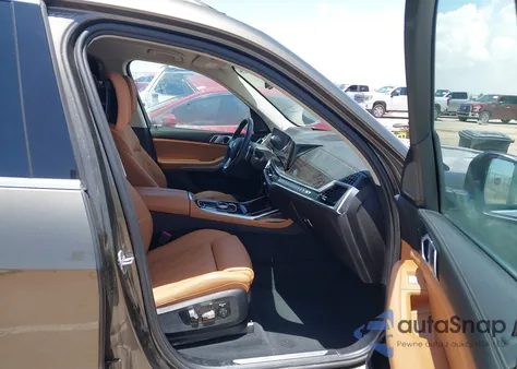 2023 BMW X7 xDrive40I z USA, uszkodzony, nr VIN 5UX23EM07P9R88373